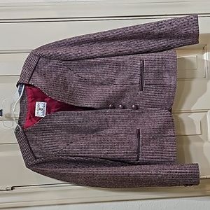 Plum tree blazer size 11/12 it is smaller than usual.